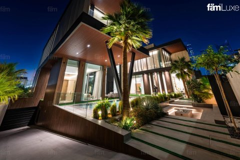 Vilă de închiriat în Al Wasl, Dubai, EAU 5 dormitoare, 930.2 mp. №694388 - poză 10