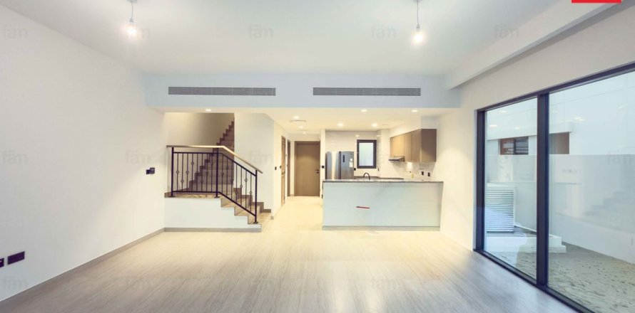 Rijtjeshuis in Dubai, VAE 5 slaapkamers, 219.5 vr.m. nr 694384