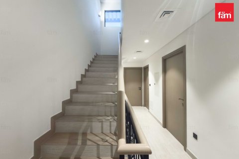 Rijtjeshuis te huur in Dubai, VAE 5 slaapkamers, 219.5 vr.m., nr 694384 - foto 6