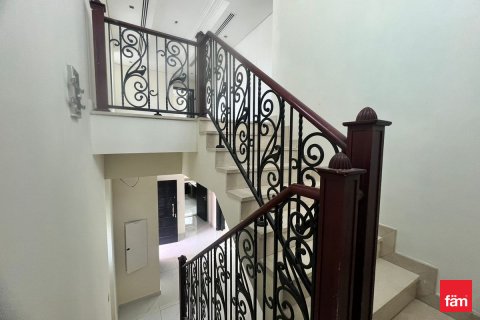Villa sa Al Furjan, Dubai, UAE 4 silid-tulugan, 600 sq.m. № 631777 - larawan 11