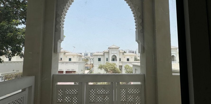 Villa sa Al Furjan, Dubai, UAE 4 silid-tulugan, 600 sq.m. № 631777