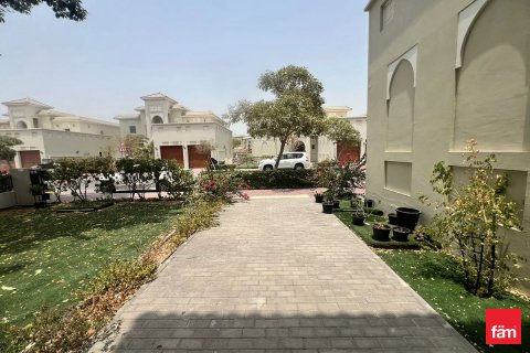 Villa sa Al Furjan, Dubai, UAE 4 silid-tulugan, 600 sq.m. № 631777 - larawan 13