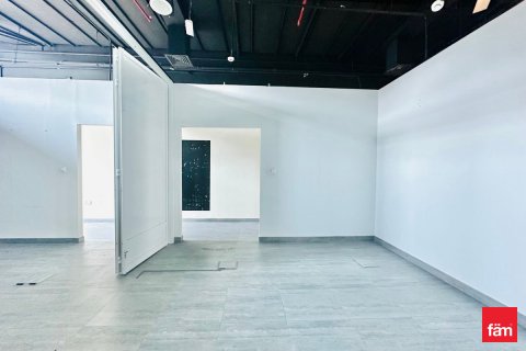 Dyqan në Dubai, Emiratet e Bashkuara Arabe 78.3 m2. № 631780 - Foto 3