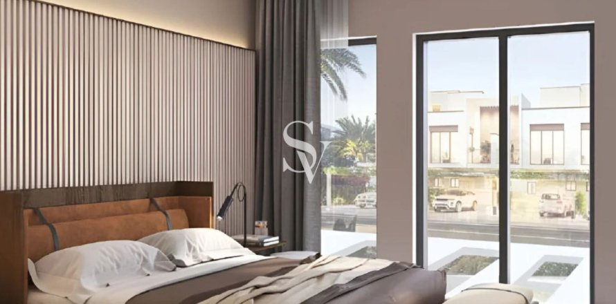 Adosado en Dubai Investment Park, Dubai, EAU 5 dormitorios, 256 m² № 657573