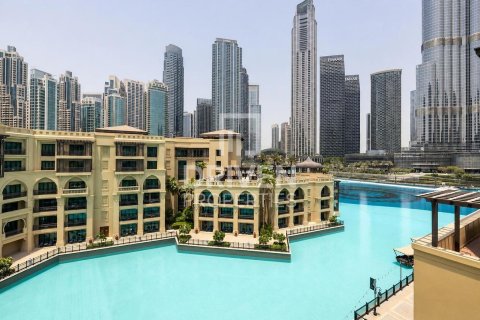 Apartamento para arrendamento em Downtown Dubai (Downtown Burj Dubai), Dubai, EAU 2 quartos, 143.81 m2 № 762583 - foto 1