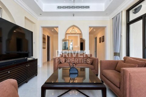 Apartamento para arrendamento em Downtown Dubai (Downtown Burj Dubai), Dubai, EAU 2 quartos, 143.81 m2 № 762583 - foto 13