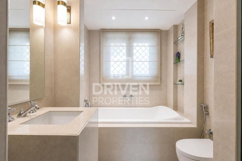 Apartamento para arrendamento em Downtown Dubai (Downtown Burj Dubai), Dubai, EAU 2 quartos, 143.81 m2 № 762583 - foto 26