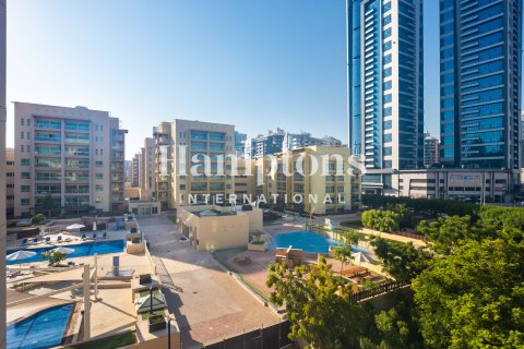 Apartment til leje i Greens, Dubai, UAE 2 soveværelser, 105.27024736 kvm № 720770 - foto 17