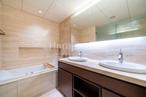 Apartment til leje i Burj Khalifa, Dubai, UAE 2 soveværelser, 152.26801700 kvm № 720771 - foto 16