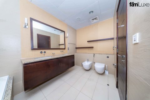 Apartamento en alquiler en Palm Jumeirah, Dubai, EAU 3 dormitorios, 210.4 m2 № 691567 - foto 21