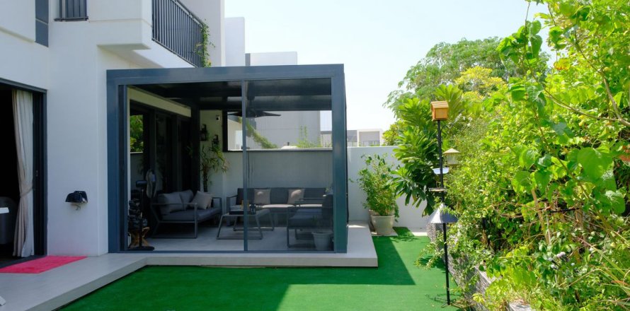 Casa urbana em Dubai, EAU 4 quartos, 267.6 m2 № 701289