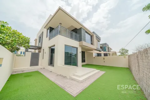 Villa para arrendamento em Dubai Hills Estate, Dubai, EAU 5 quartos, 254 m2 № 738347 - foto 1