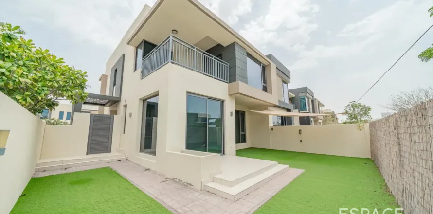 Villa em Dubai Hills Estate, Dubai, EAU 5 quartos, 254 m2 № 738347