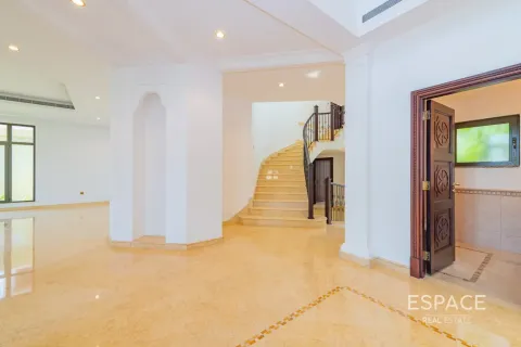 Willa do wynajęcia w Palm Jumeirah, Dubai, ZEA 6 sypialnie, 650 mkw., nr 738348 - zdjęcie 10