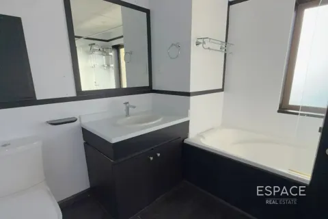 Apartmen di Jumeirah Beach Residence, Dubai, UAE 2 bilik tidur, 123 meter persegi № 738345 - foto 12