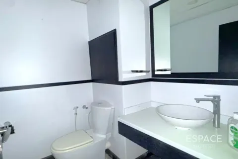 Apartmen di Jumeirah Beach Residence, Dubai, UAE 2 bilik tidur, 123 meter persegi № 738345 - foto 9
