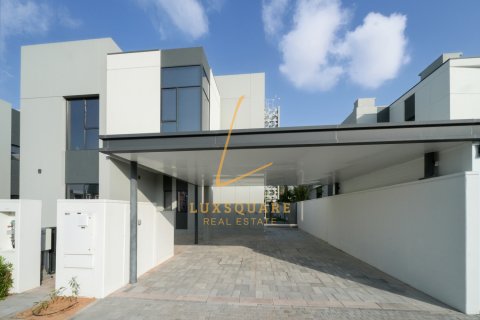 Villa te huur in Al Furjan, Dubai, VAE 5 slaapkamers, 624 vr.m., nr 717833 - foto 11