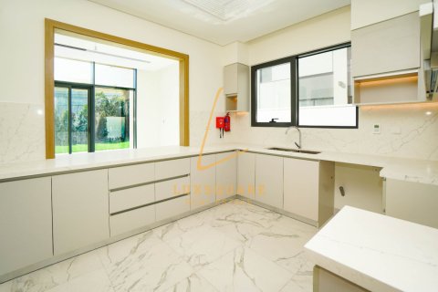 Villa te huur in Al Furjan, Dubai, VAE 4 slaapkamers, 480 vr.m., nr 717832 - foto 3
