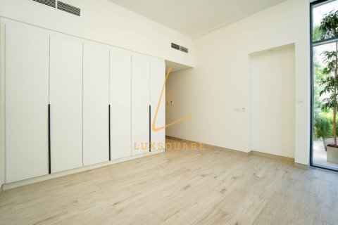 Villa te huur in Al Furjan, Dubai, VAE 4 slaapkamers, 480 vr.m., nr 717832 - foto 12