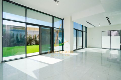 Villa te huur in Al Furjan, Dubai, VAE 4 slaapkamers, 480 vr.m., nr 717832 - foto 2