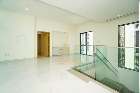 Villa te huur in Al Furjan, Dubai, VAE 4 slaapkamers, 480 vr.m., nr 717832 - foto 16