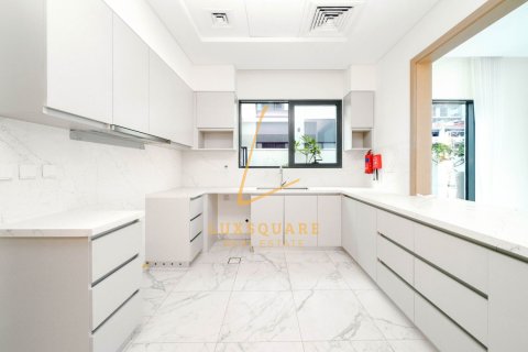 Villa itt: Al Furjan, Dubai, EAE, 4 hálószoba, 570 m², azonosító: 717831 - fénykép 5