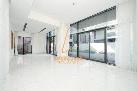 Vila v Al Furjan, Dubai, SAE 4 ložnice, 570 m² Č.: 717831 - fotografie 16