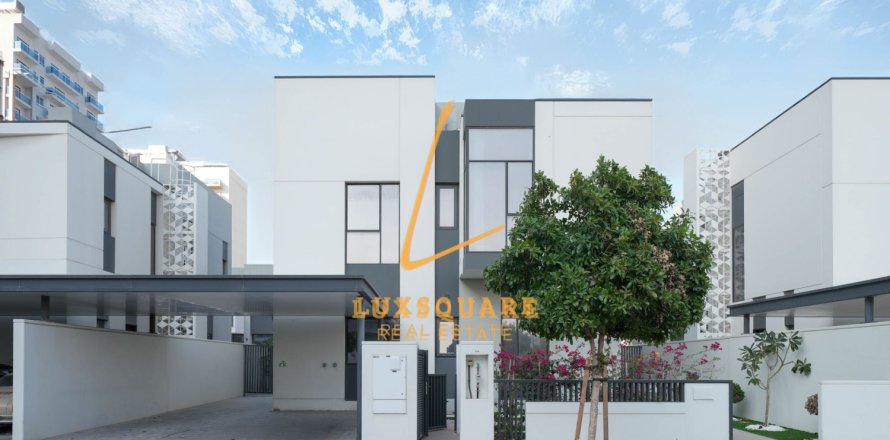 Villa sa Al Furjan, Dubai, UAE 4 silid-tulugan, 570 sq.m. № 717831