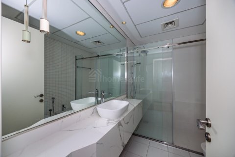 Lägenhet till försäljning i Dubai Media City, Dubai, UAE 1 sovrum, 81 kvm Nr. 717779 - fotografi 20