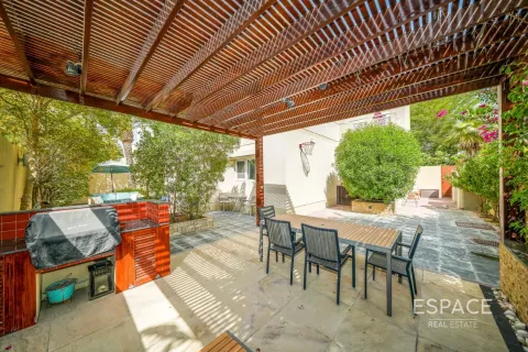 Vila di Meadows, Dubai, UEA 3 kamar tidur, 287 m2 nomor 649649 - foto 19