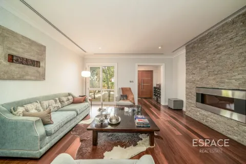 Vila di Meadows, Dubai, UEA 3 kamar tidur, 287 m2 nomor 649649 - foto 3
