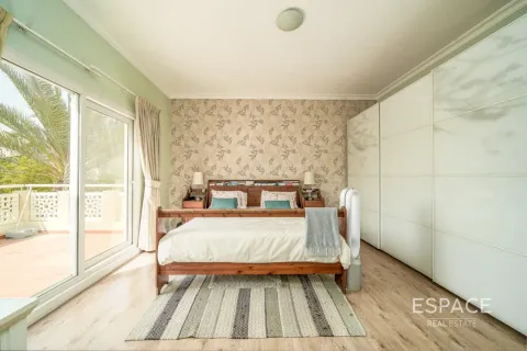 Vila di Meadows, Dubai, UEA 3 kamar tidur, 287 m2 nomor 649649 - foto 11