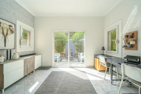 Vila di Meadows, Dubai, UEA 3 kamar tidur, 287 m2 nomor 649649 - foto 12