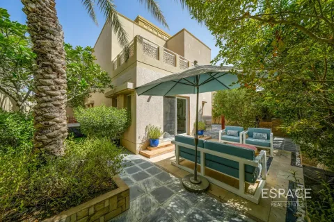 Vila di Meadows, Dubai, UEA 3 kamar tidur, 287 m2 nomor 649649 - foto 18