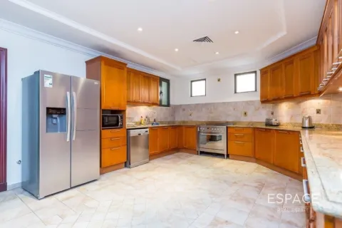 Vila di Palm Jumeirah, Dubai, UEA 4 kamar tidur, 622 m2 nomor 649652 - foto 4