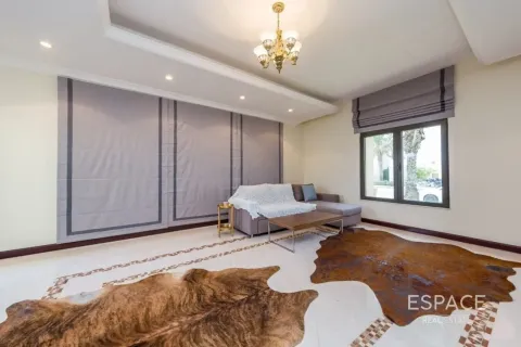 Villa in Palm Jumeirah, Dubai, UAE 4 bedrooms, 622 sq.m. № 649652 - photo 11