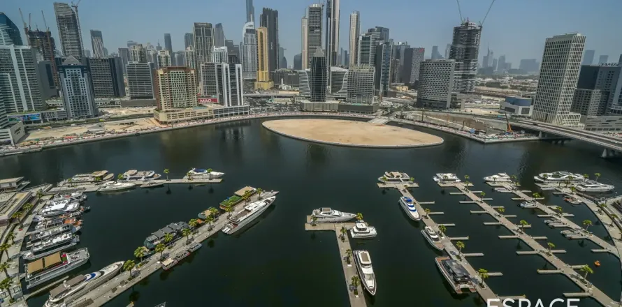 Tvåvåningshus i Business Bay, Dubai, UAE 4 sovrum, 949 kvm Nr. 649653