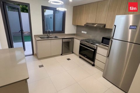 Villa in vendita a Dubai, EAU 2 camere da letto, 131.2 mq. № 760515 - foto 12