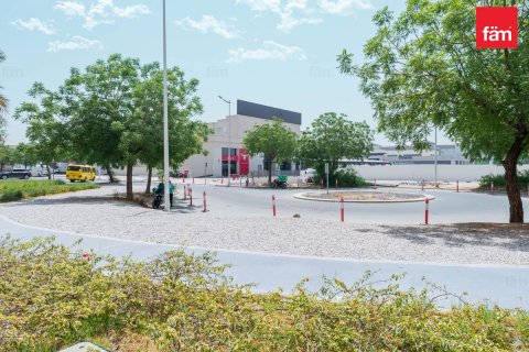 Tindahan sa Motor City, Dubai, UAE 73.5 sq.m. № 631732 - larawan 14