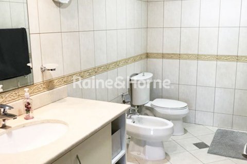 Apartamento en venta en Motor City, Dubai, EAU 3 dormitorios, 231.2 m2 № 578766 - foto 13