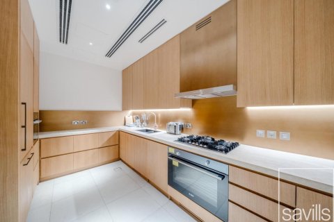 Apartment in Jumeirah, Dubai, UAE 4 bedrooms, 542 sq.m. № 681007 - photo 10