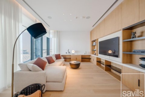 Apartment in Jumeirah, Dubai, UAE 4 bedrooms, 542 sq.m. № 681007 - photo 2