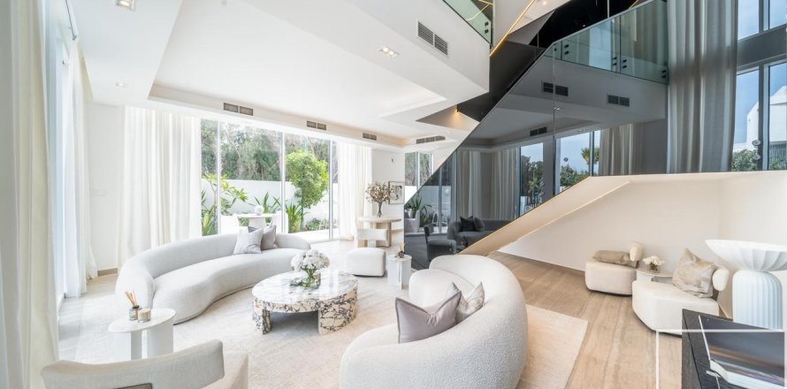 阿联酋 Dubai Al Barari 联排别墅  4 卧, 459 平方米 , 编号 681024