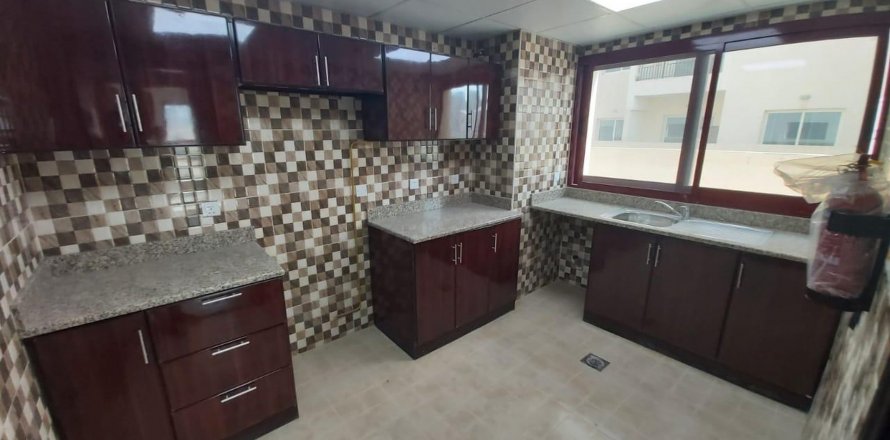 Byt v Dugasta Warsan v International City, Dubai, SAE 2 ložnice, 115.86 m² Č.: 564931