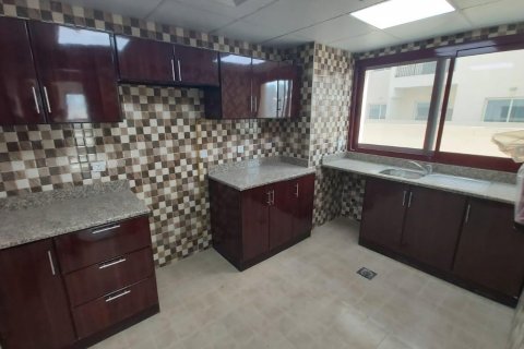 Apartment in Dugasta Warsan in International City, Dubai, UAE 2 bedrooms, 117.22 sq.m. № 564930 - photo 3