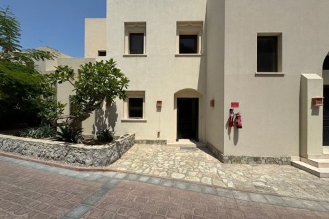 Müüa villa asukohaga Ras Al Khaimah, AÜE: 2 magamistoaga, 172 m² Nr 734938 - pilt 1