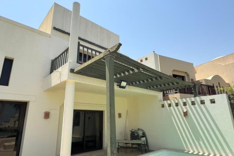 Müüa villa asukohaga Ras Al Khaimah, AÜE: 2 magamistoaga, 172 m² Nr 734938 - pilt 2
