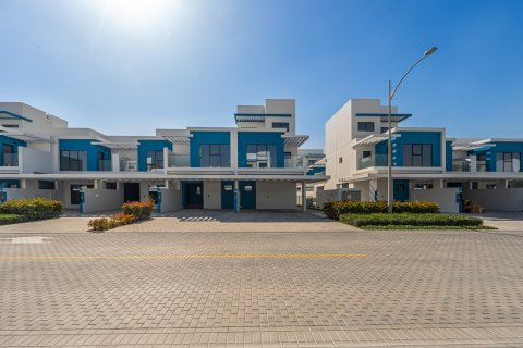 Radhus i Damac Lagoons, Dubai, UAE 4 sovrum, 144 kvm Nr. 749238