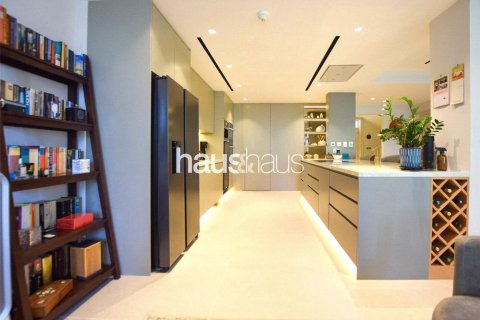 Villa in Dubai Marina, Dubai, UAE 3 bedrooms, 520 sq.m. № 625641 - photo 5