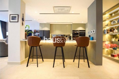 Villa in Dubai Marina, Dubai, UAE 3 bedrooms, 520 sq.m. № 625641 - photo 6
